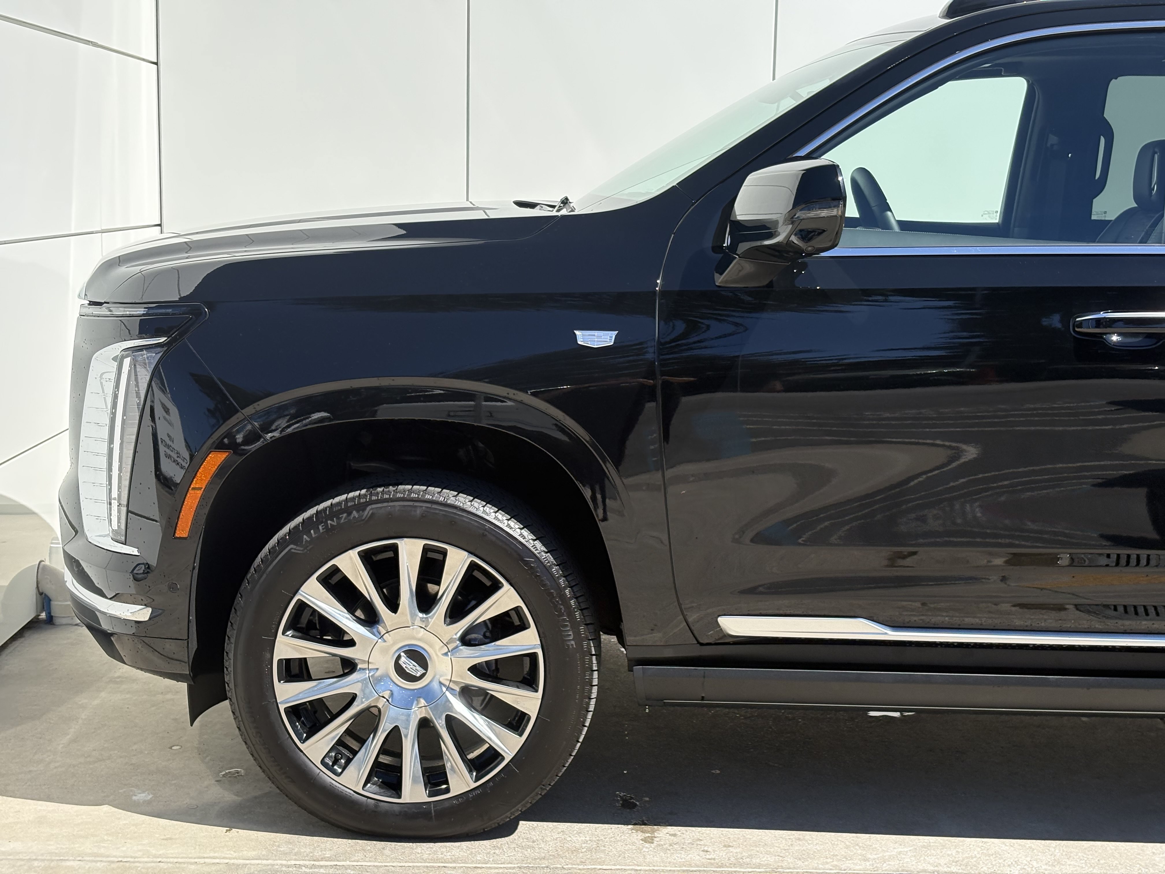 Certified 2025 Cadillac Escalade Premium Luxury Platinum AWD/4WD image 5