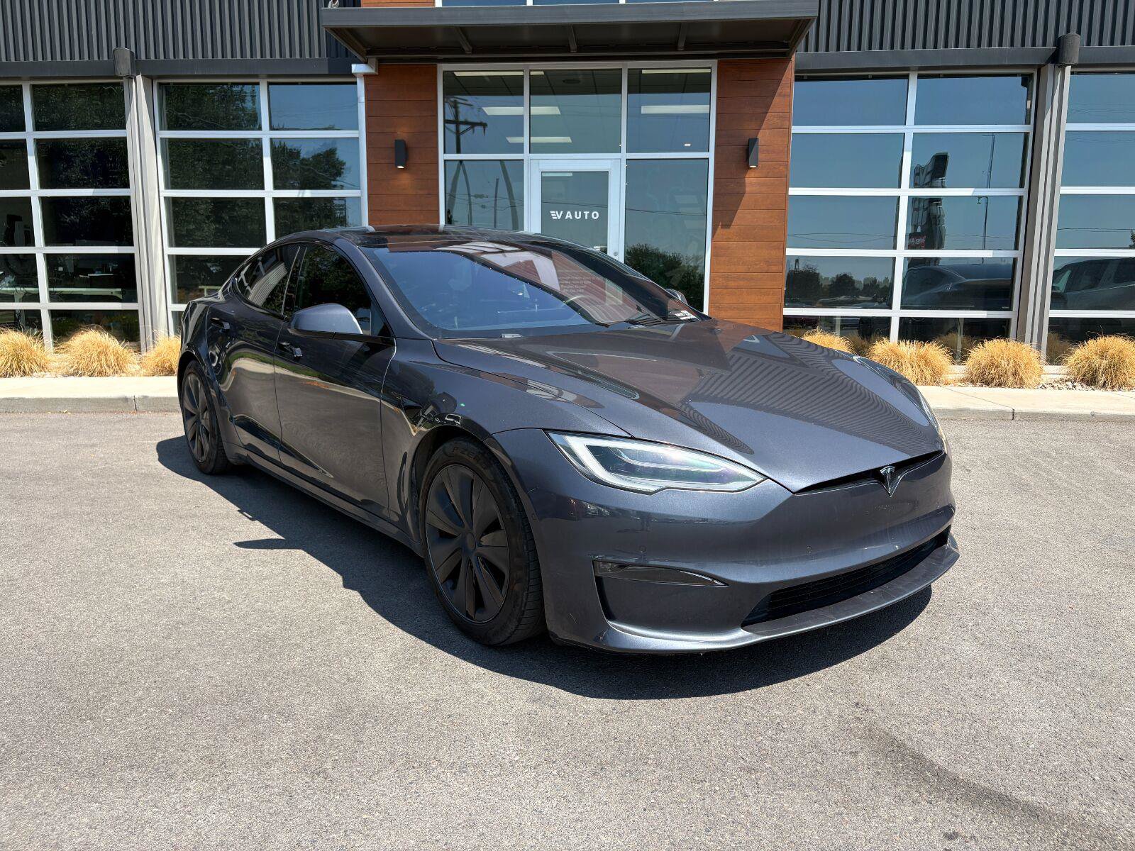Used 2022 Tesla Model S Plaid AWD/4WD image 2