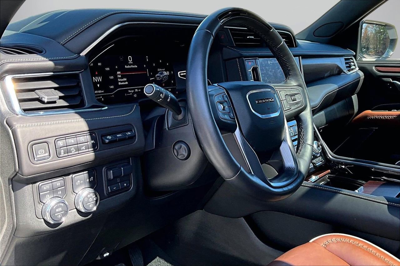 Used 2023 GMC Yukon Denali Ultimate image 20