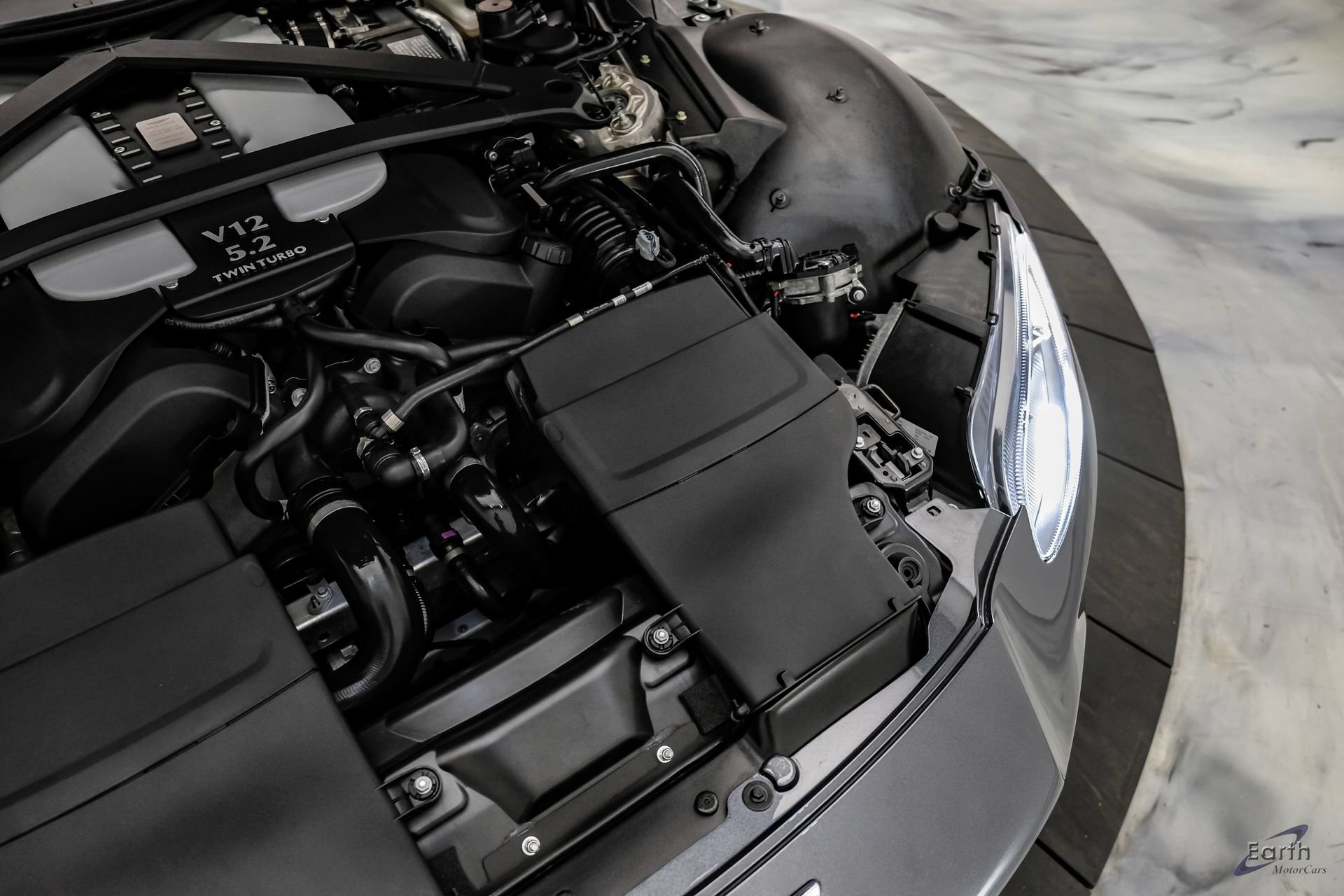 Used 2023 Aston Martin V12 Vantage RWD image 98