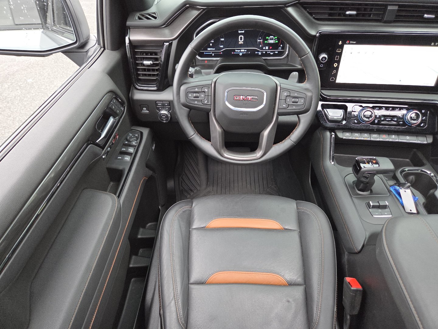 Used 2025 GMC Sierra 1500 AT4 w/ Technology Package AWD/4WD image 32