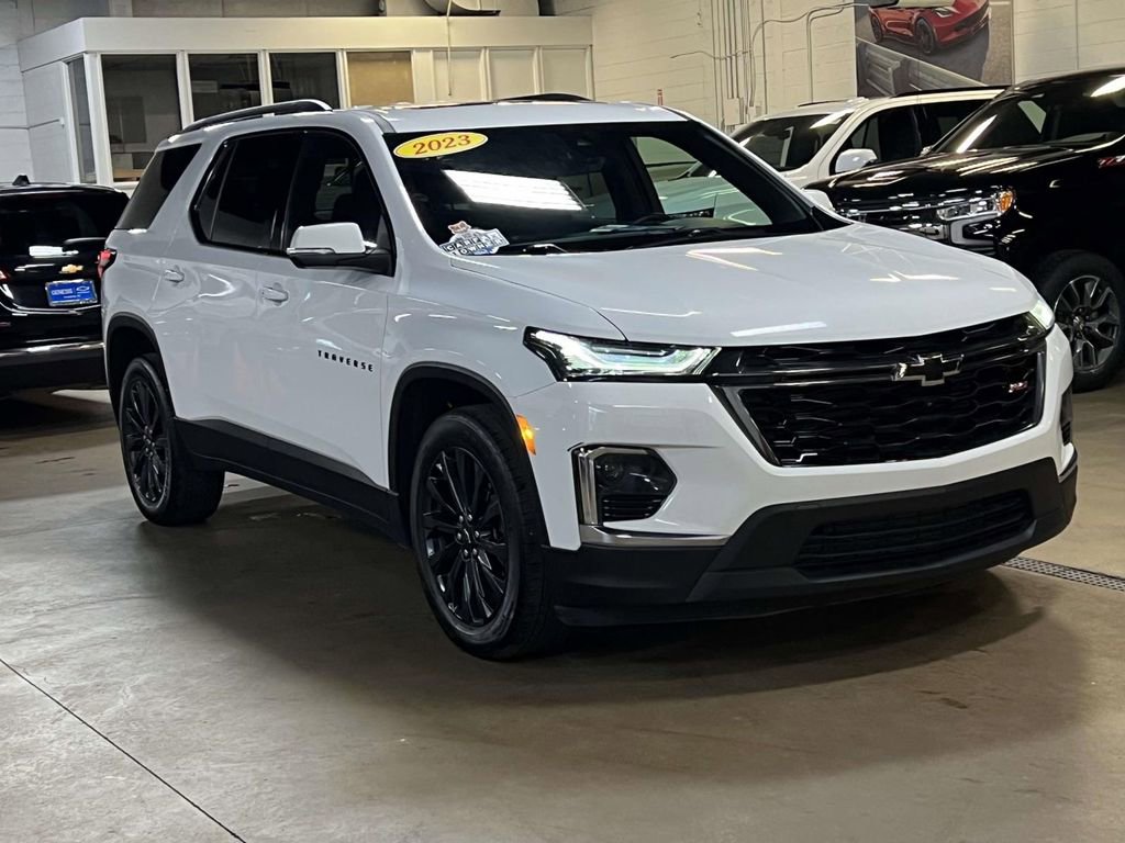 Certified 2023 Chevrolet Traverse RS w/ LPO, Floor Liner Package image 7