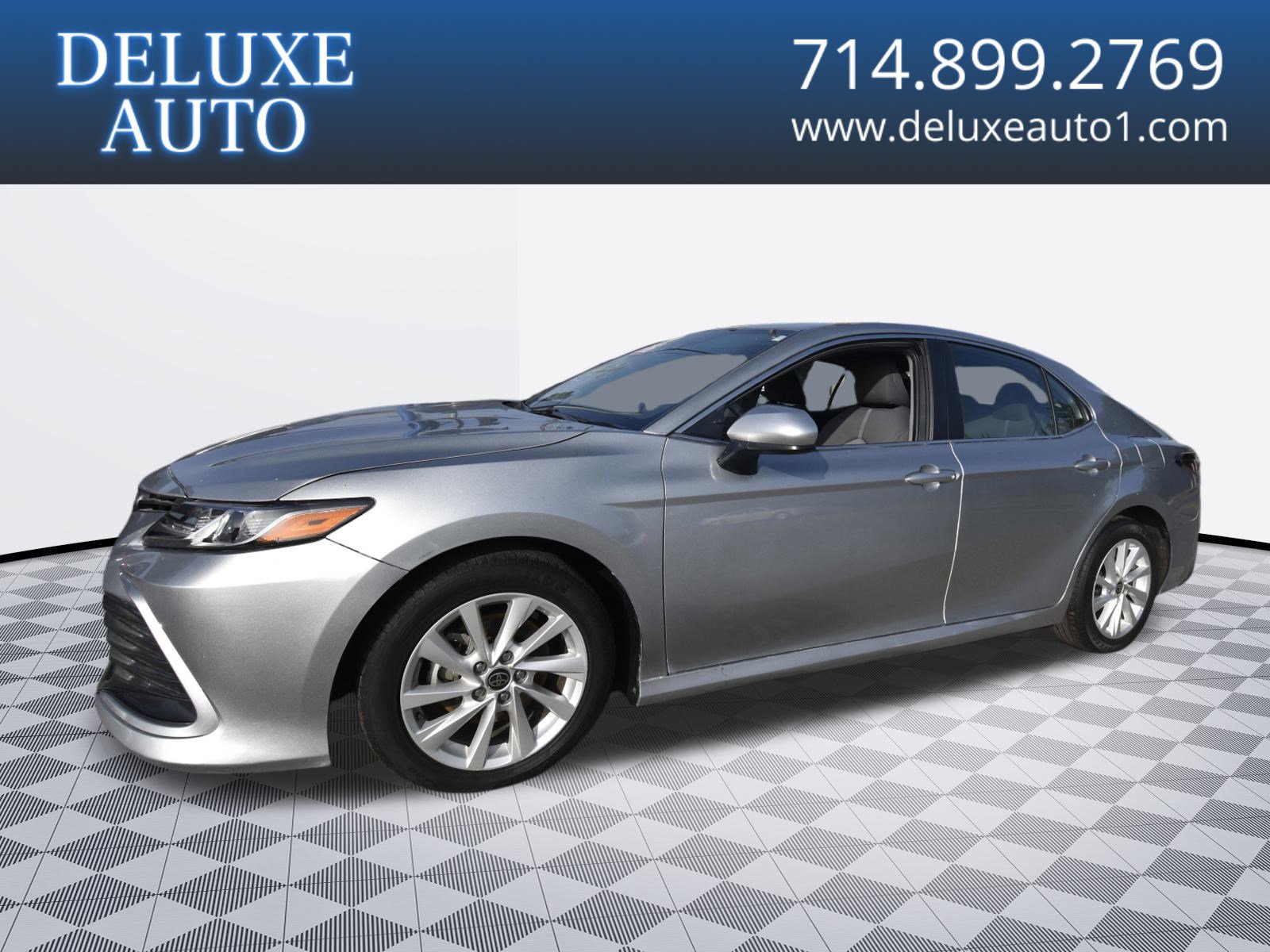 Used 2022 Toyota Camry LE image 1