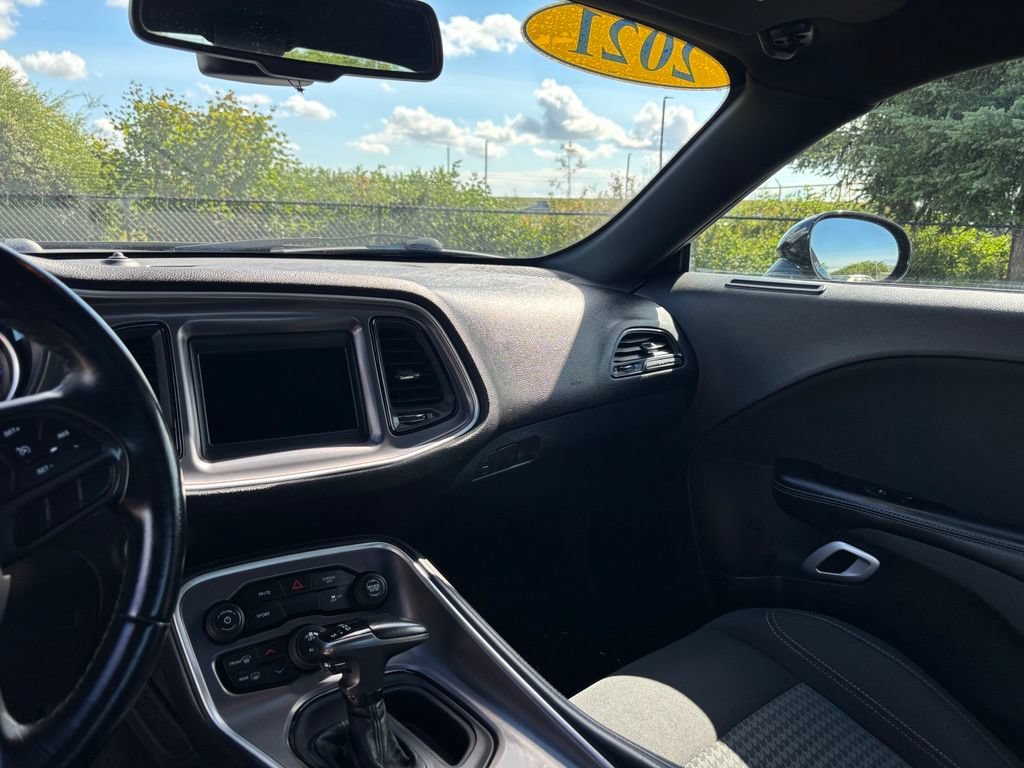 Used 2021 Dodge Challenger SXT RWD image 9