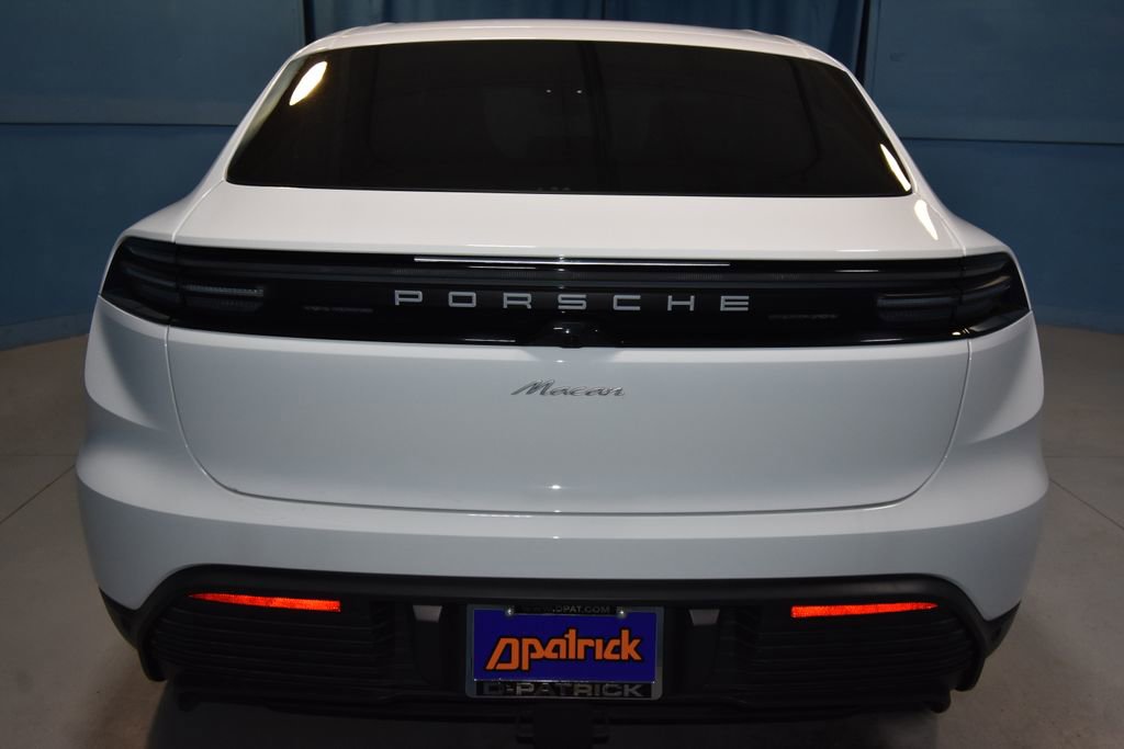 Certified 2025 Porsche Macan Electric image 25