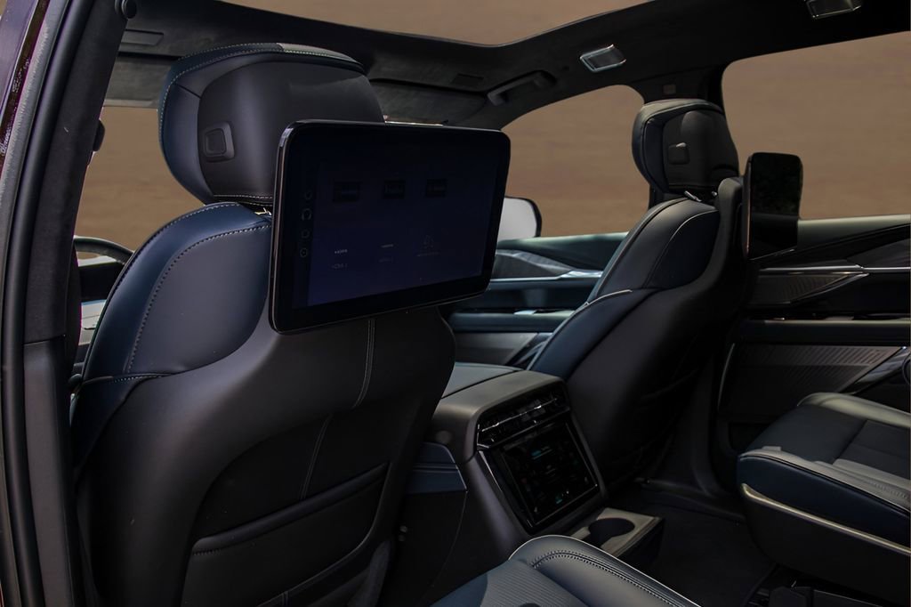 New 2025 Cadillac Escalade IQ Sport 2 image 17