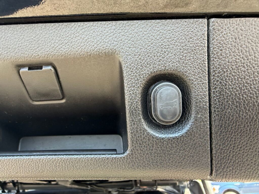 Used 2019 GMC Yukon SLT w/ Open Road Package image 38