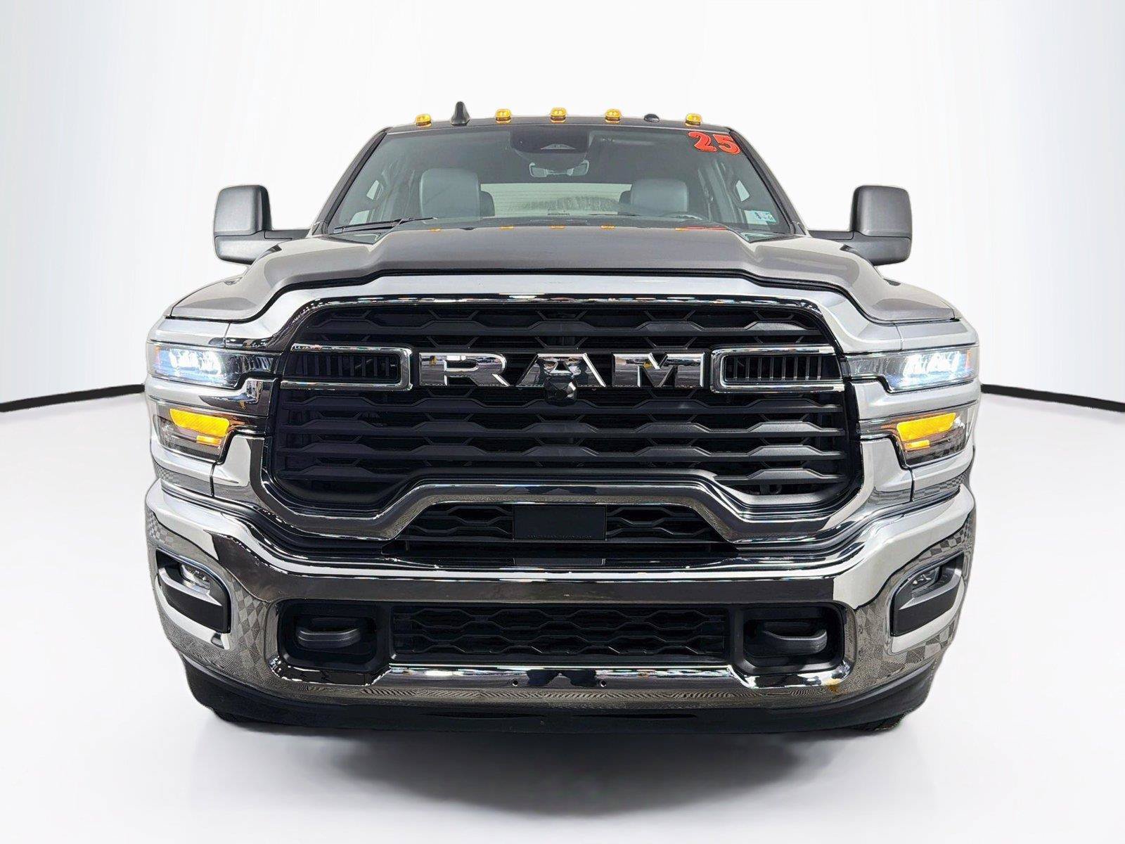 Used 2025 RAM 2500 Tradesman w/ Chrome Appearance Group AWD/4WD image 6
