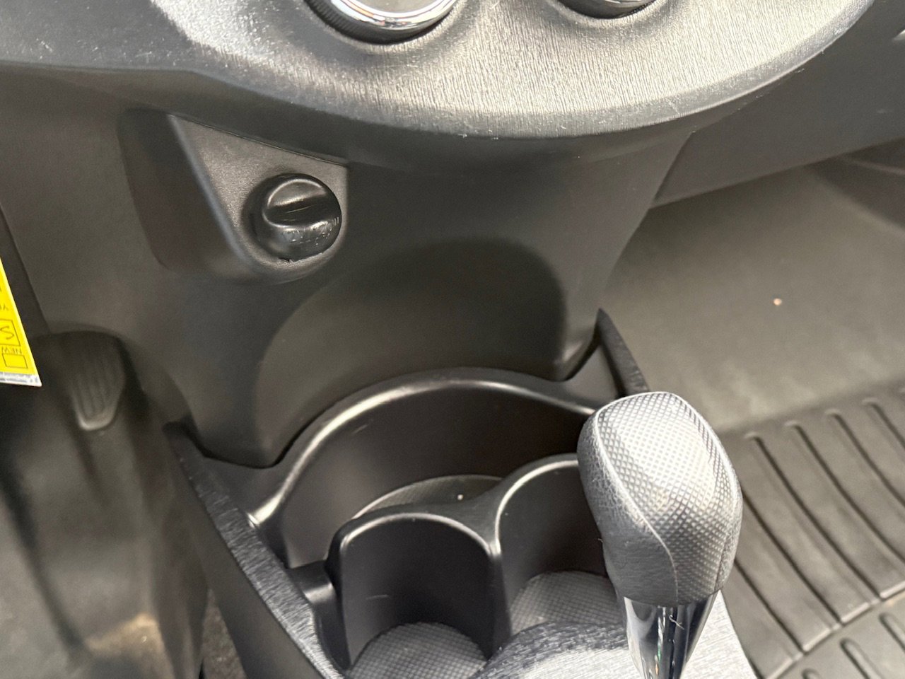 Used 2013 Toyota Yaris LE image 20