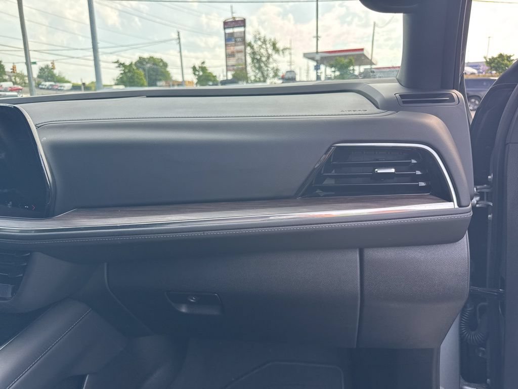 Used 2025 Chevrolet Tahoe LT AWD/4WD image 18