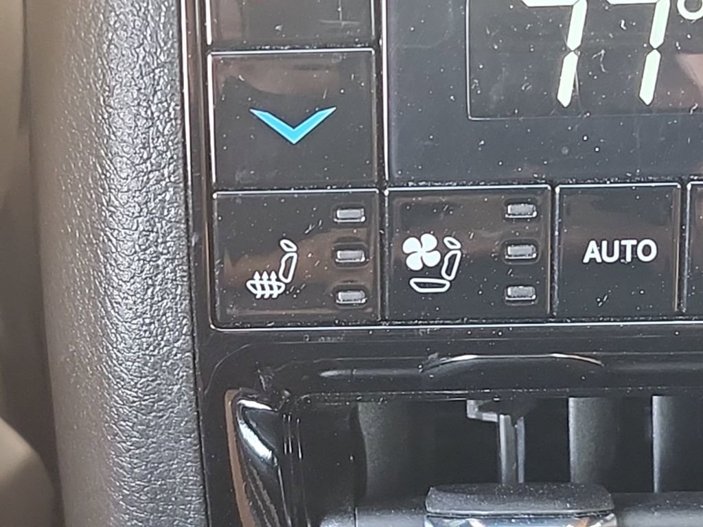 Used 2025 Jeep Grand Cherokee L Summit AWD/4WD image 6