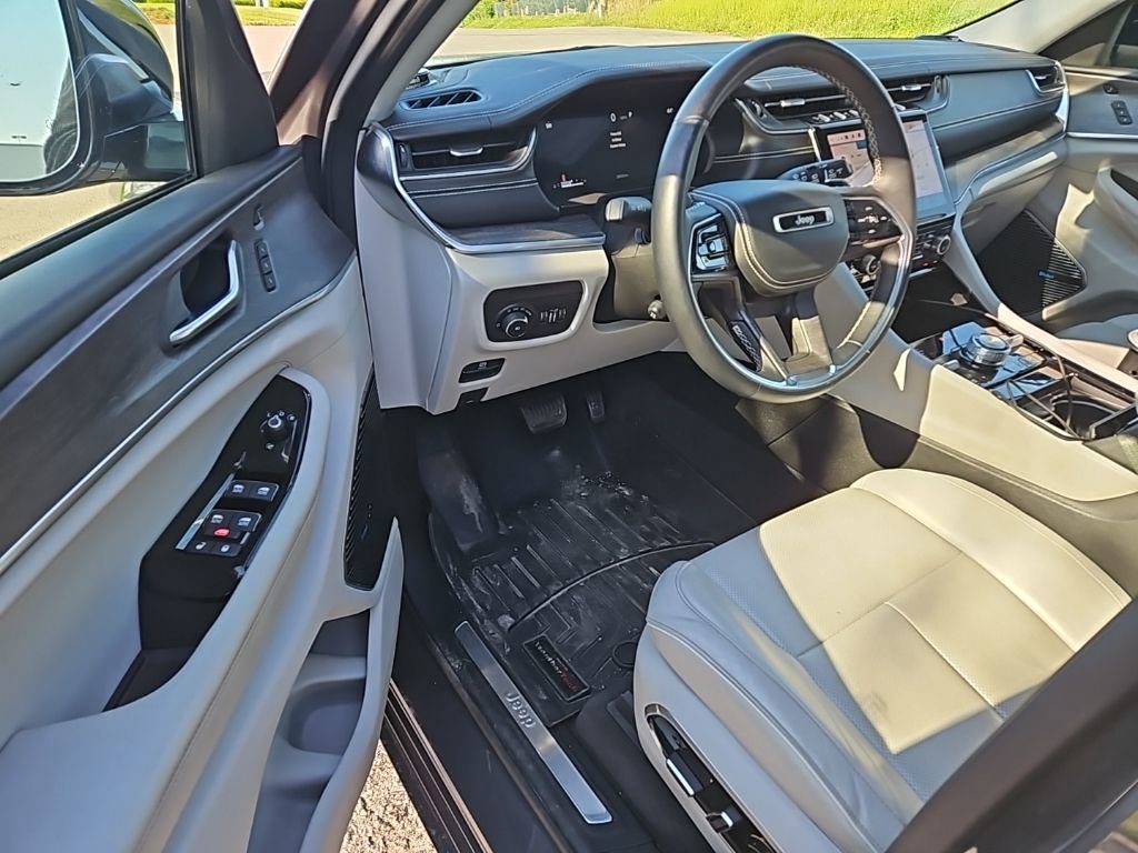 Used 2022 Jeep Grand Cherokee L Overland w/ Luxury Tech Group IV image 6