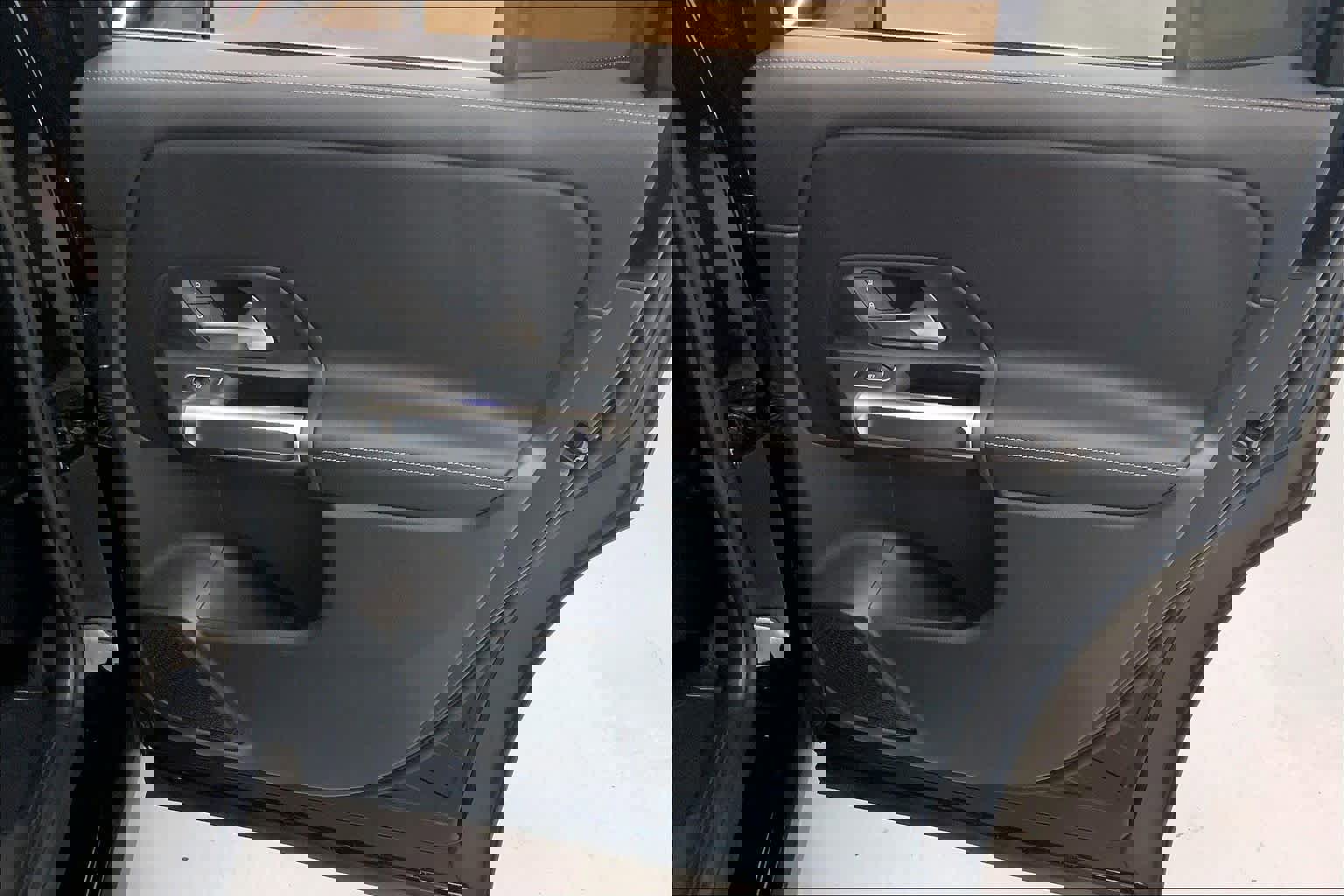 Used 2025 Mercedes-Benz GLB 250 image 13