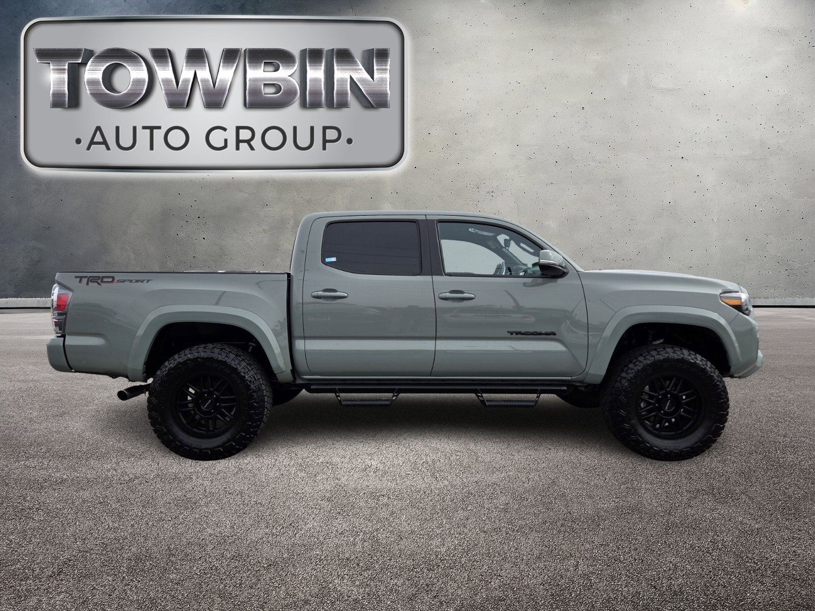 Used 2022 Toyota Tacoma TRD Sport image 3