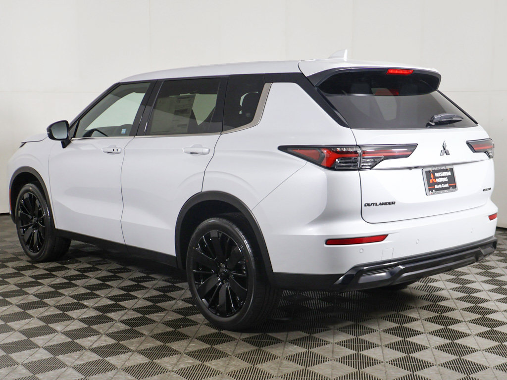 New 2026 Mitsubishi Outlander LE FWD image 10
