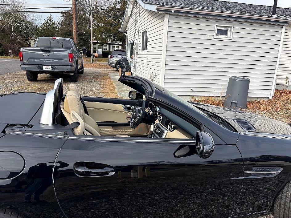 Used 2012 Mercedes-Benz SLK 350 2dr Roadster SLK 350 w/ Premium I Pkg image 12