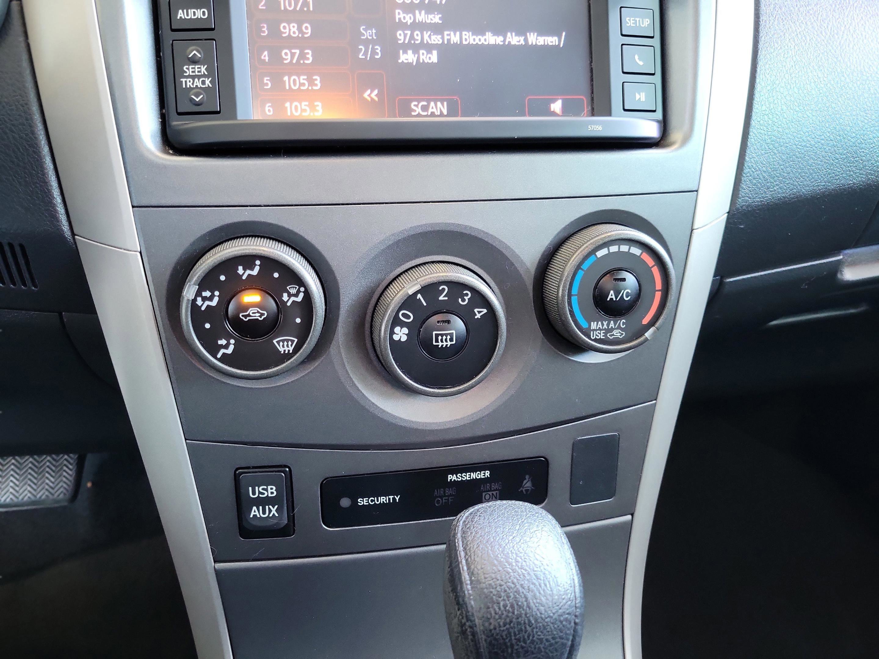 Used 2013 Toyota Corolla S image 19