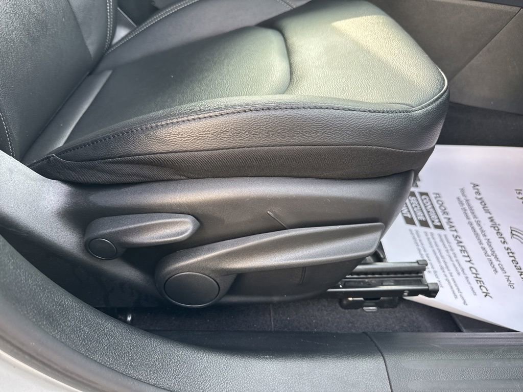 Used 2025 Jeep Compass Limited image 29