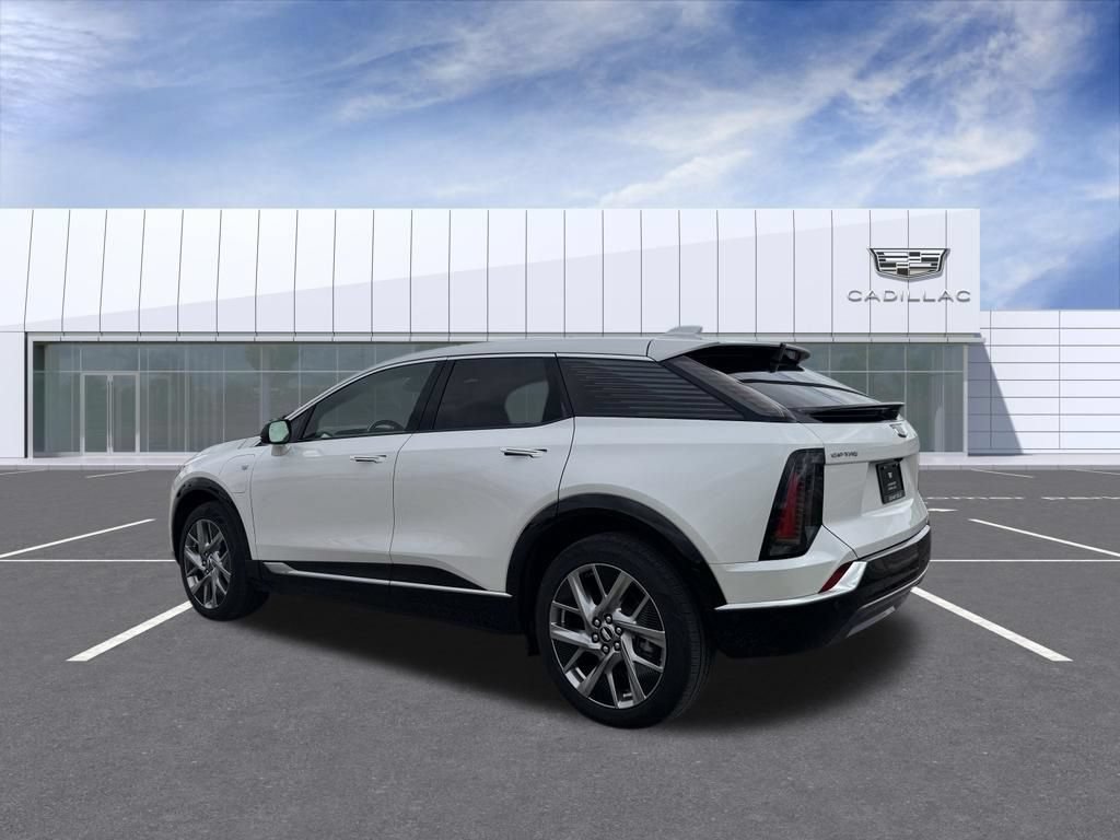 Used 2025 Cadillac Optiq Luxury 2 w/ LPO, Floor Liner Package AWD/4WD image 4