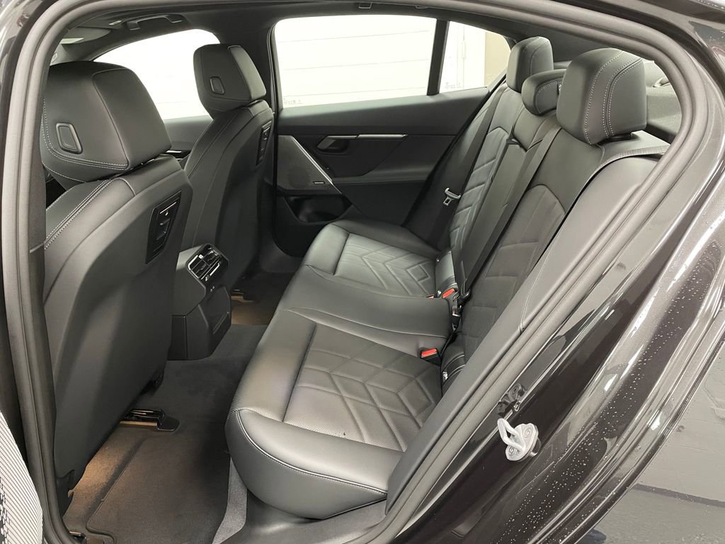 Used 2025 BMW 530i xDrive image 32