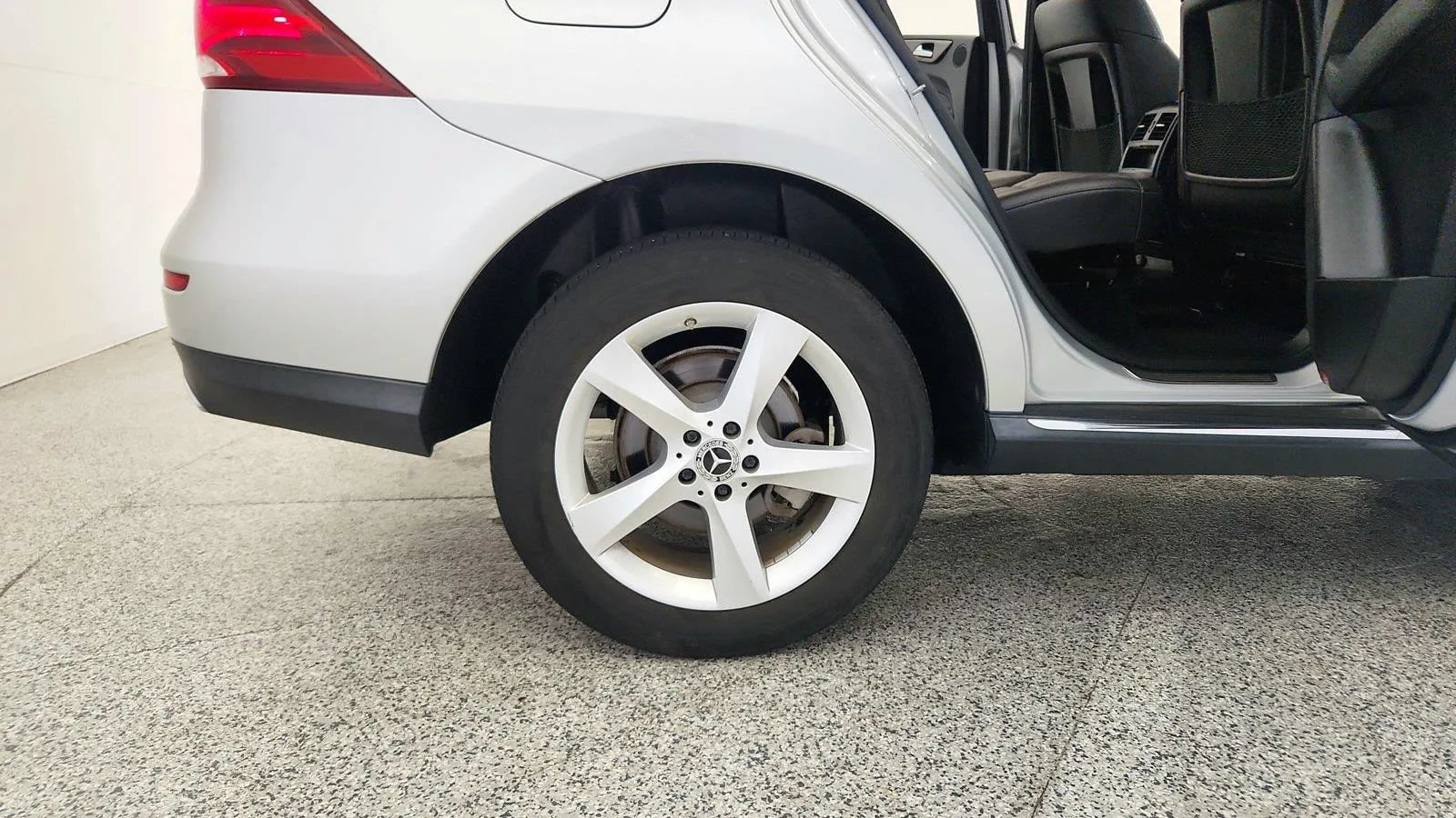 Used 2018 Mercedes-Benz GLE 350 4MATIC image 33