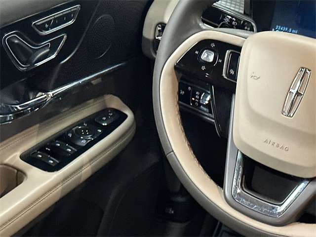 Used 2023 Lincoln Corsair AWD image 19