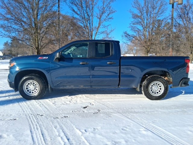 Used 2023 Chevrolet Silverado 1500 W/T w/ WT Value Package image 3