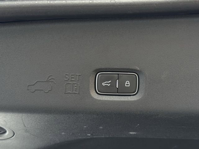 Used 2025 Lincoln Navigator Reserve image 34