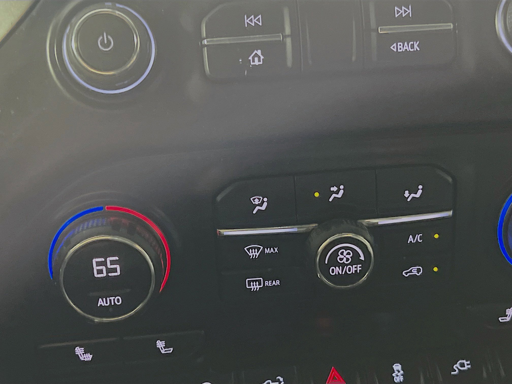 Used 2020 Chevrolet Silverado 1500 RST w/ Texas Edition AWD/4WD image 26