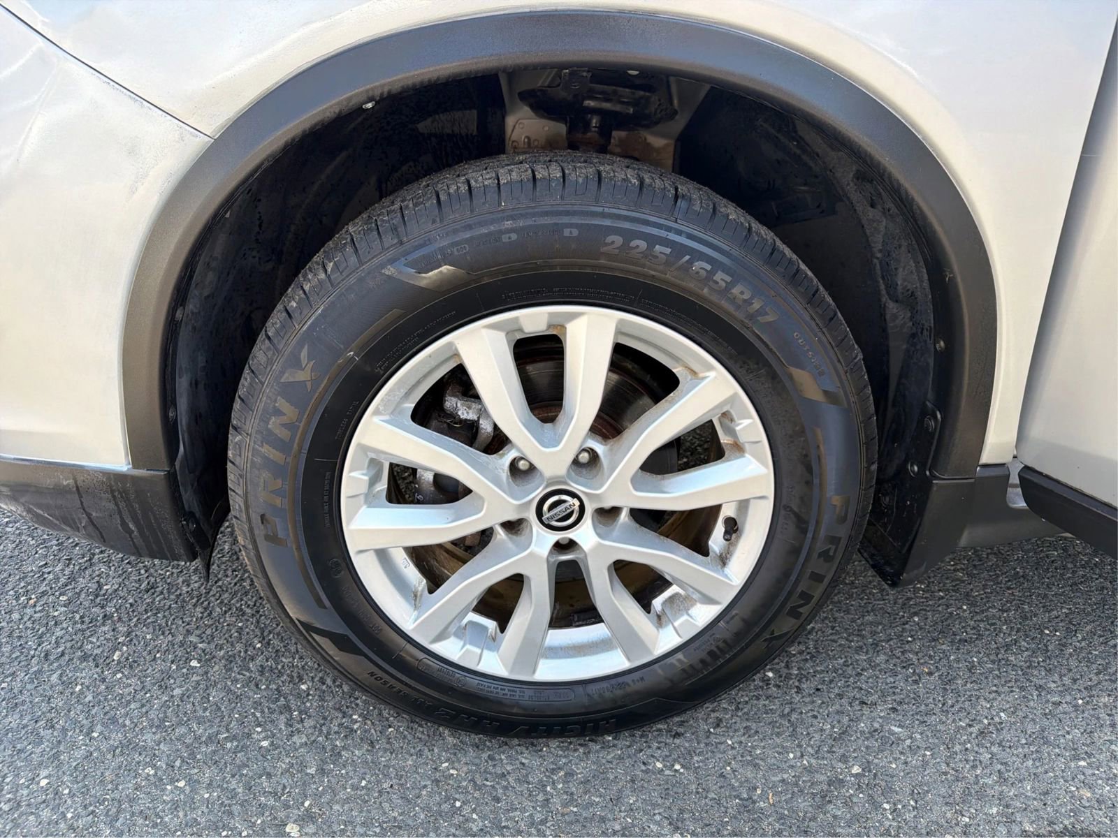 Used 2018 Nissan Rogue SV AWD/4WD image 16