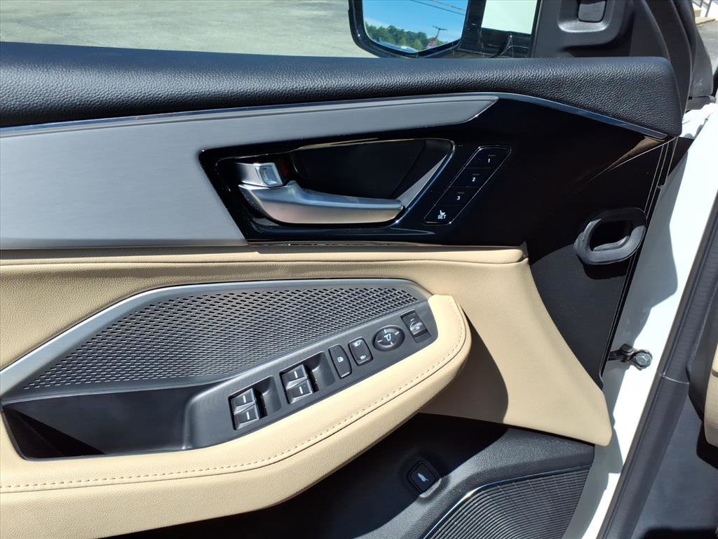 Used 2025 Acura MDX SH-AWD image 14