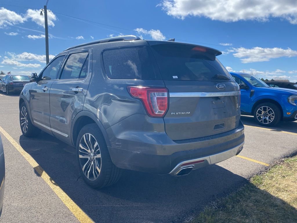 Used 2017 Ford Explorer Platinum image 12