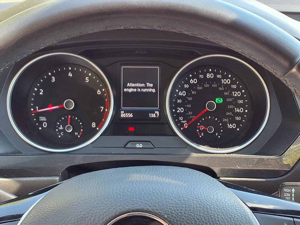 Used 2020 Volkswagen Tiguan SE image 22