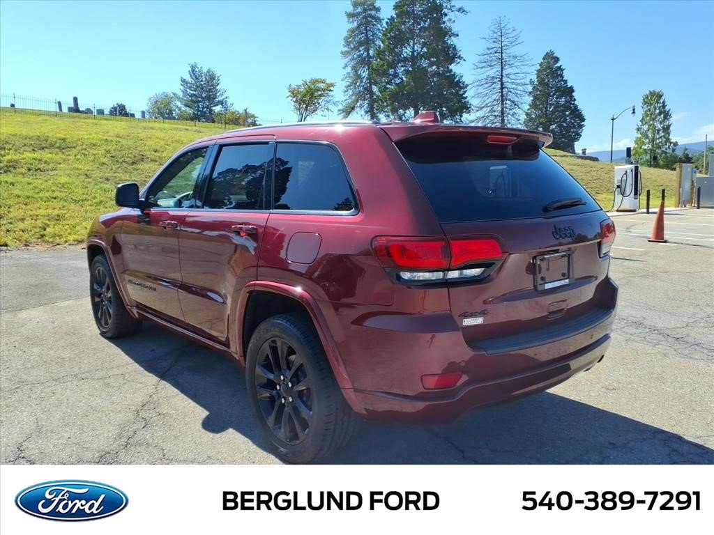 Used 2018 Jeep Grand Cherokee Altitude AWD/4WD image 7