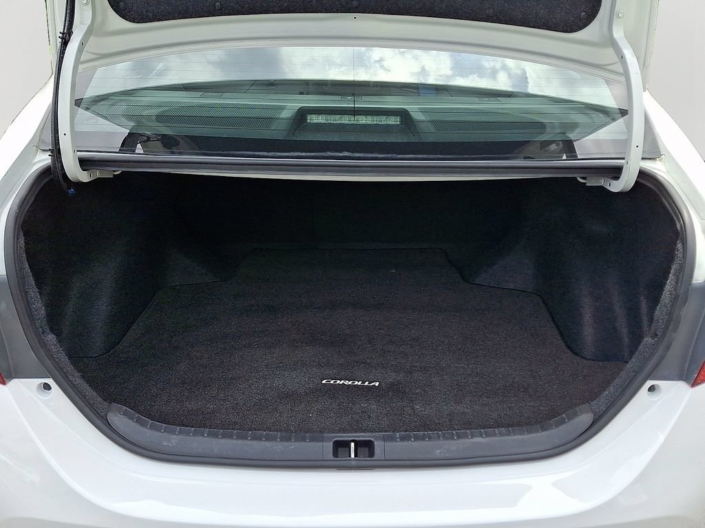 Used 2015 Toyota Corolla S FWD image 28