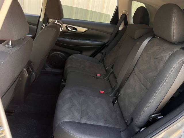 Used 2016 Nissan Rogue SV w/ SV Premium Package image 19