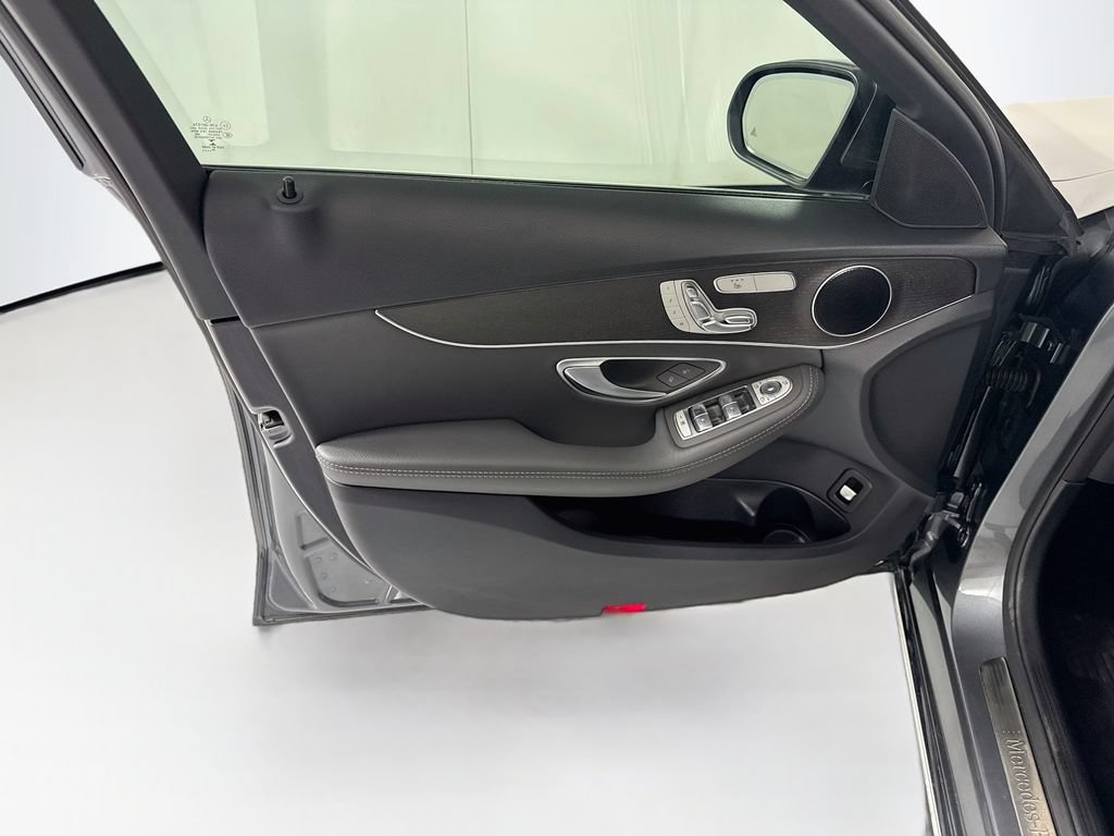 Used 2019 Mercedes-Benz C 300 Sedan image 24