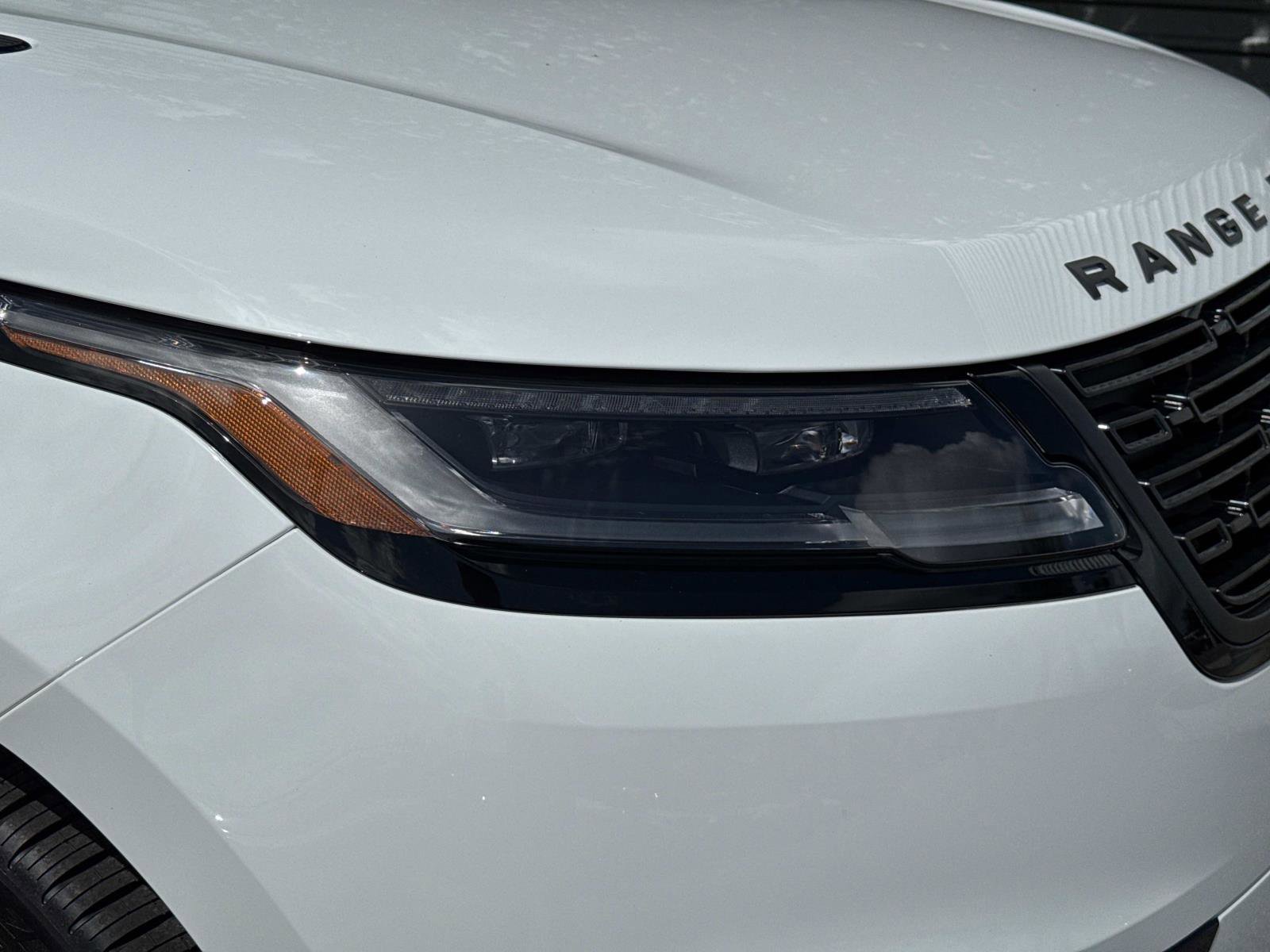 New 2026 Land Rover Range Rover Velar Dynamic SE image 8