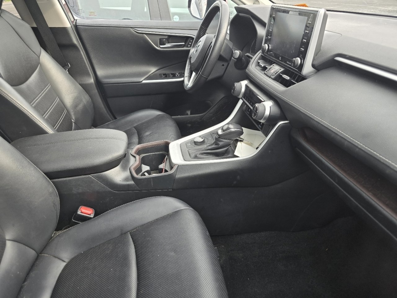 Used 2020 Toyota RAV4 Limited image 16