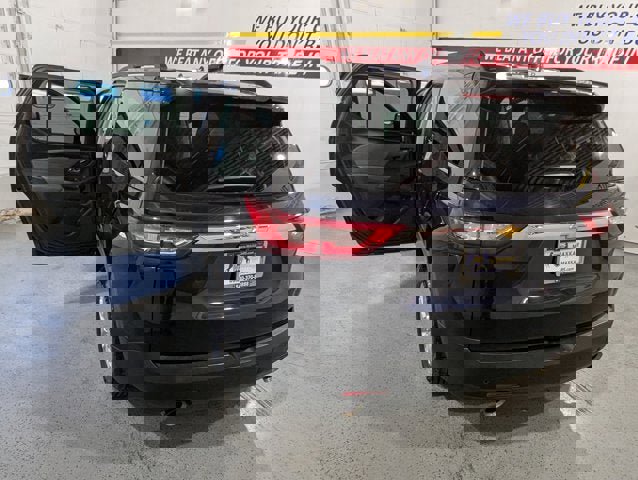 Used 2020 Chevrolet Traverse LT image 13