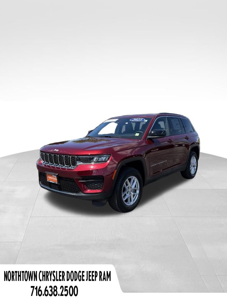 Used 2025 Jeep Grand Cherokee Laredo X w/ Luxury Tech Group I AWD/4WD video 1