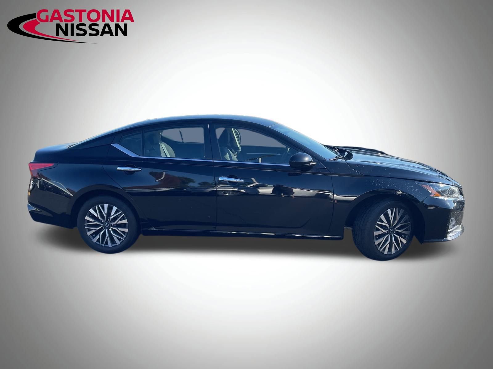 Used 2023 Nissan Altima 2.5 SV image 13