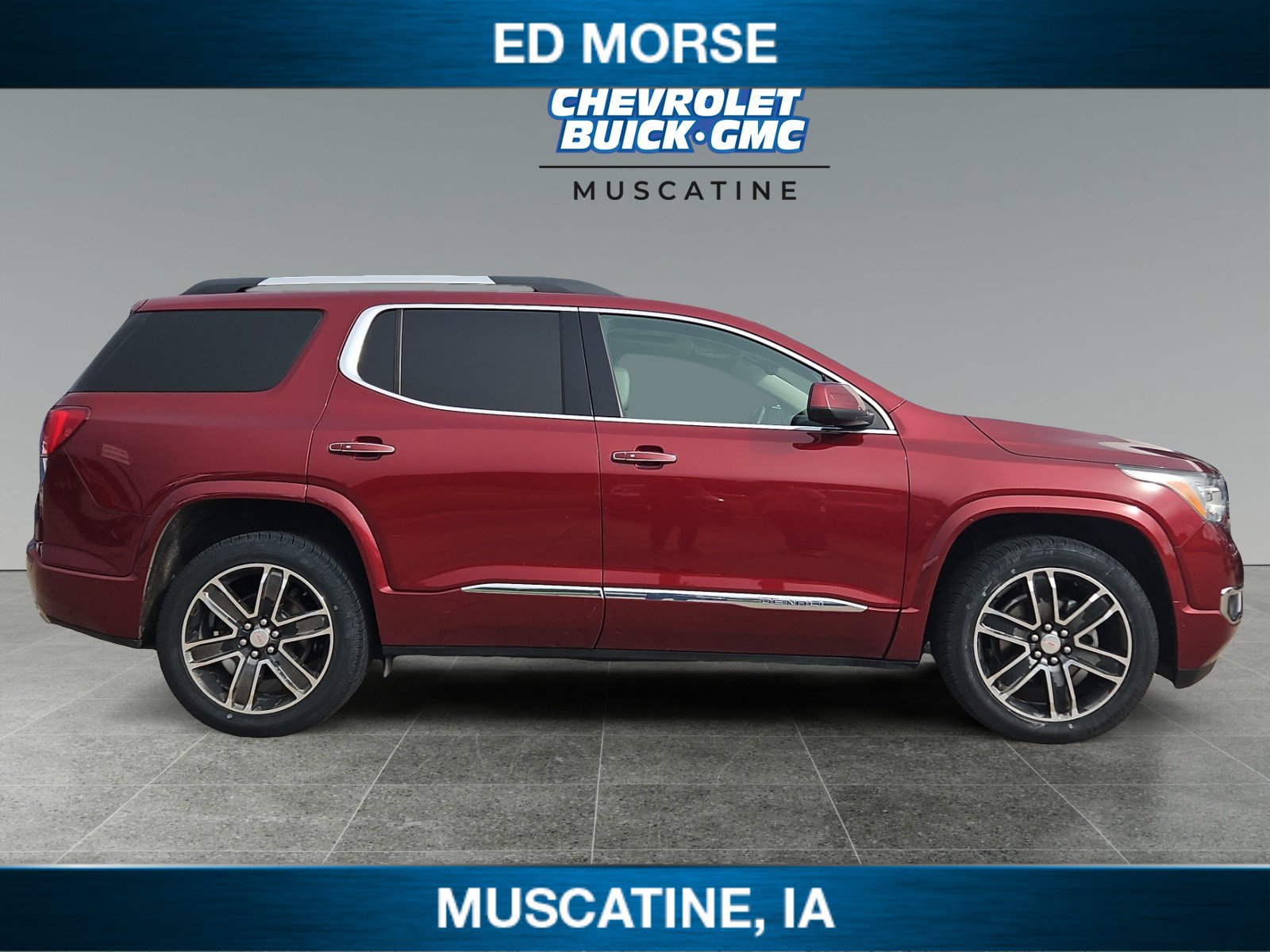 Used 2017 GMC Acadia Denali w/ Technology Package AWD/4WD image 6