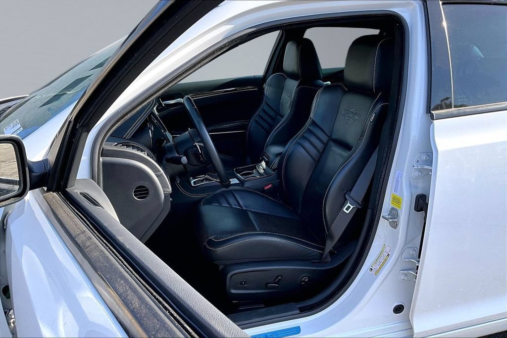 Used 2023 Chrysler 300 C RWD image 3