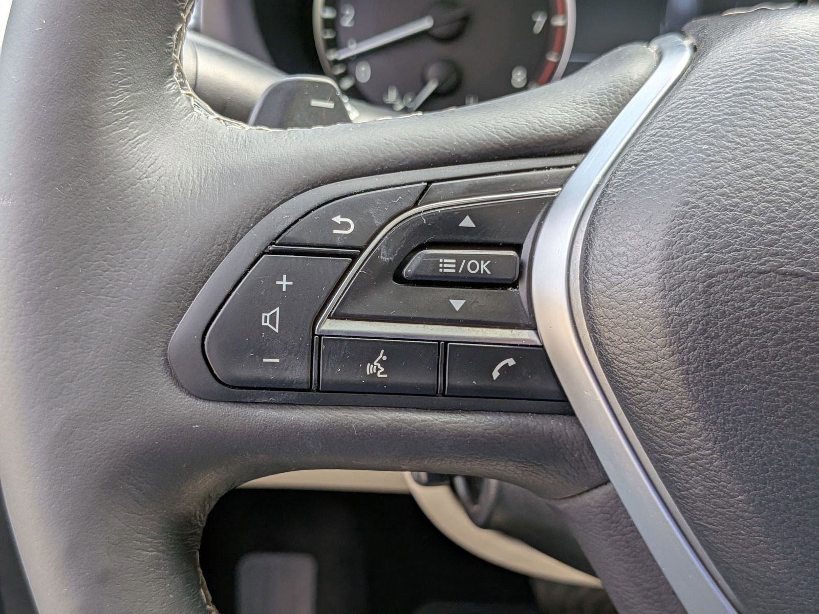 Used 2019 INFINITI QX50 Essential w/ Premium Heat Package image 18