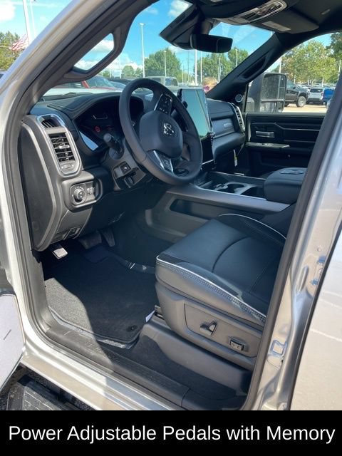 New 2026 RAM 2500 Laramie AWD/4WD image 21