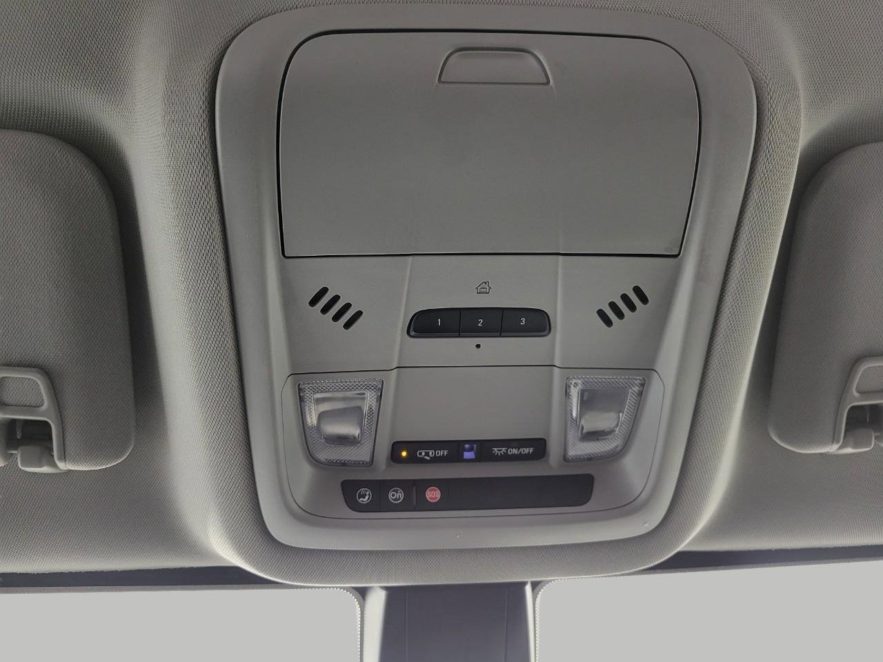 Used 2023 GMC Acadia SLT w/ Elevation Edition image 18