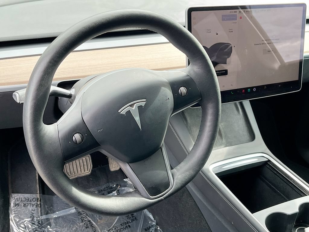 Used 2025 Tesla Model Y Long Range AWD/4WD image 10