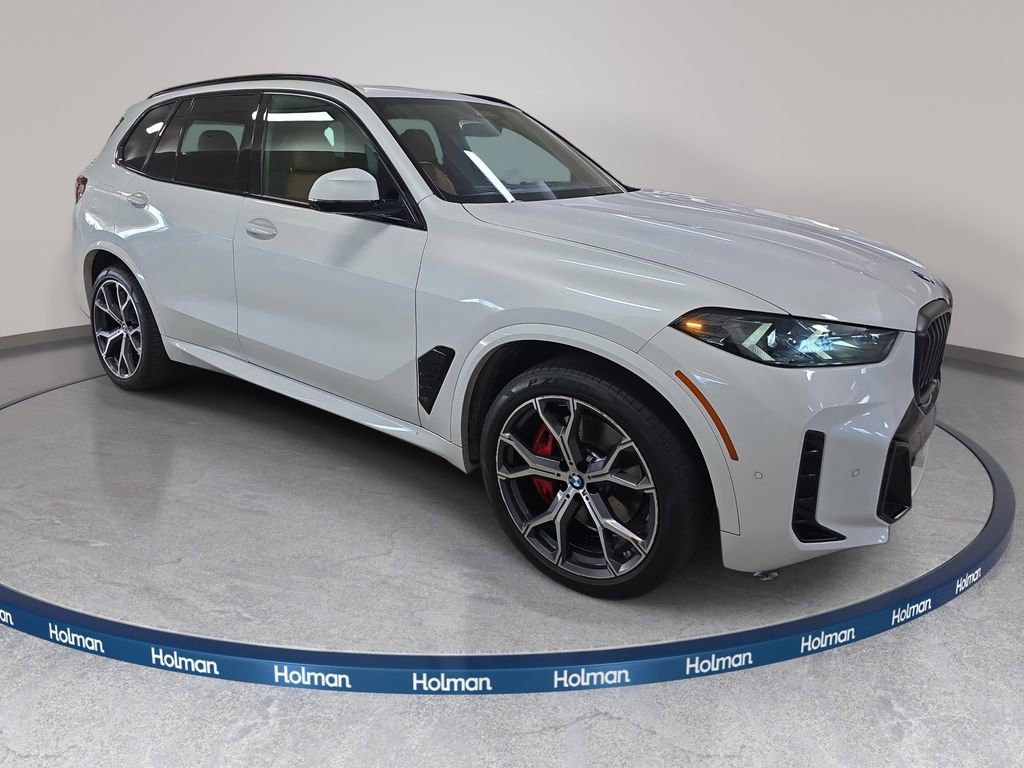 Used 2024 BMW X5 xDrive40i w/ M Sport Package AWD/4WD image 4