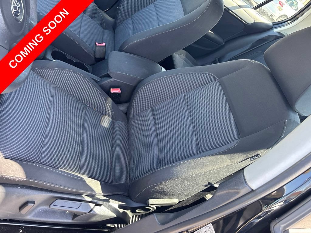 Used 2014 Volkswagen Golf 4-Door FWD image 15